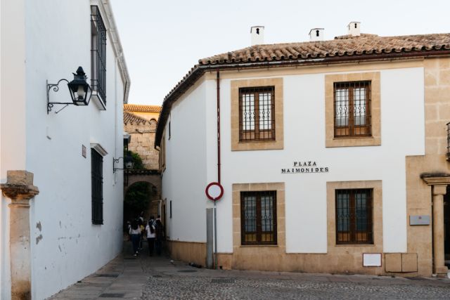 Plaza Maimónides en pleno barrio de La Judería