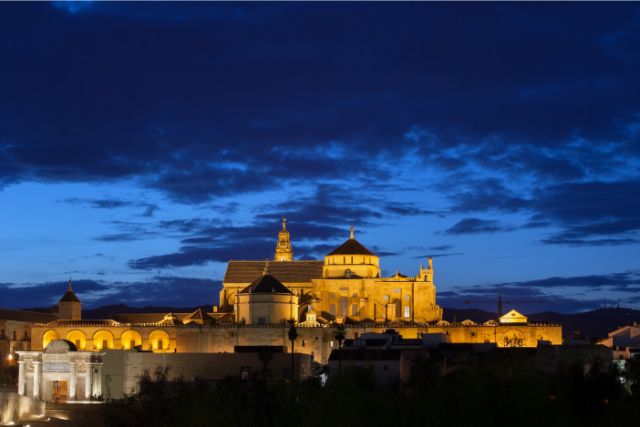 Mezquita de Córdoba de noche y en invierno