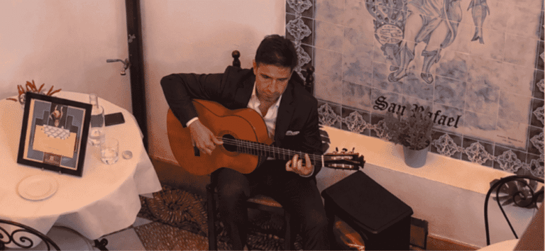 Alberto Lucena: guitarra en directo en La Posada del Caballo Andaluz 6
